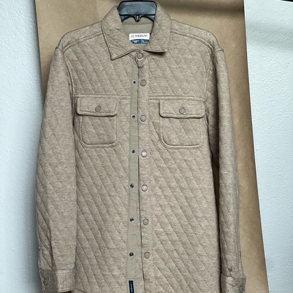 Magellan Outdoors Men's Quilted Tan Jacket